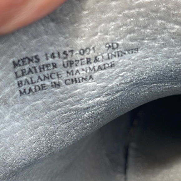 Florsheim Forum Zipper Chukka Boot. Black Leather ,Memory Foam .Rubber sole. - Picture 9 of 13